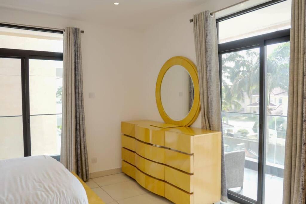 Sunshine Large 1Bed + Big Balcony @Embassy Gardens Apartamento Acra Exterior foto